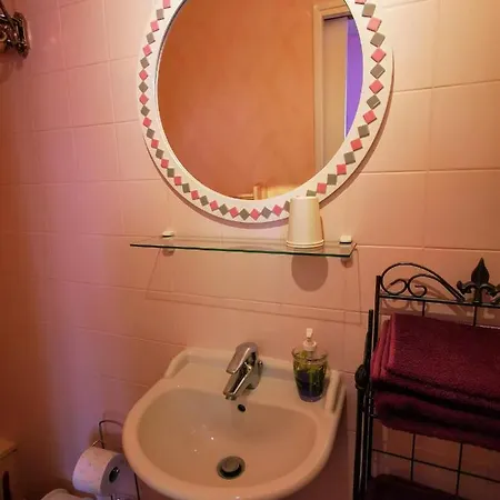 Le Coin Des Artistes Bed & Breakfast *