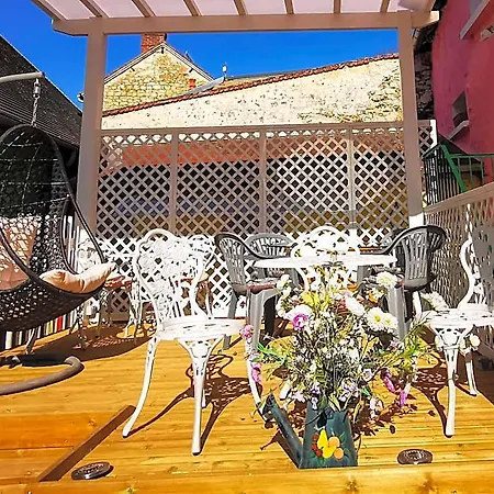 Le Coin Des Artistes Bed & Breakfast