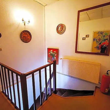 Le Coin Des Artistes Bed & Breakfast 3*